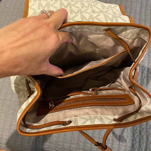 Michael Kors vintage backpack - Picture 7 of 16